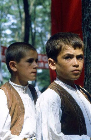 Bei volti franchi e cordiali di un paese allora imperscrutabile