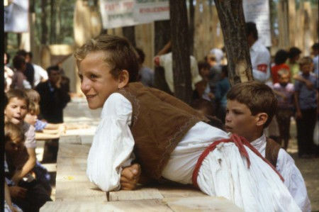Bei volti franchi e cordiali di un paese allora imperscrutabile