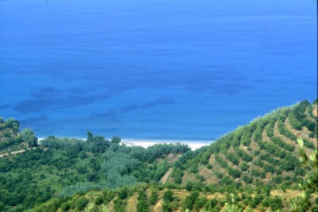 E poi su su lungo la costa adriatica verso Vlore